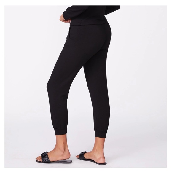 MONROW super soft sweater knit cuffed black jogger pants NWT - Picture 2 of 6